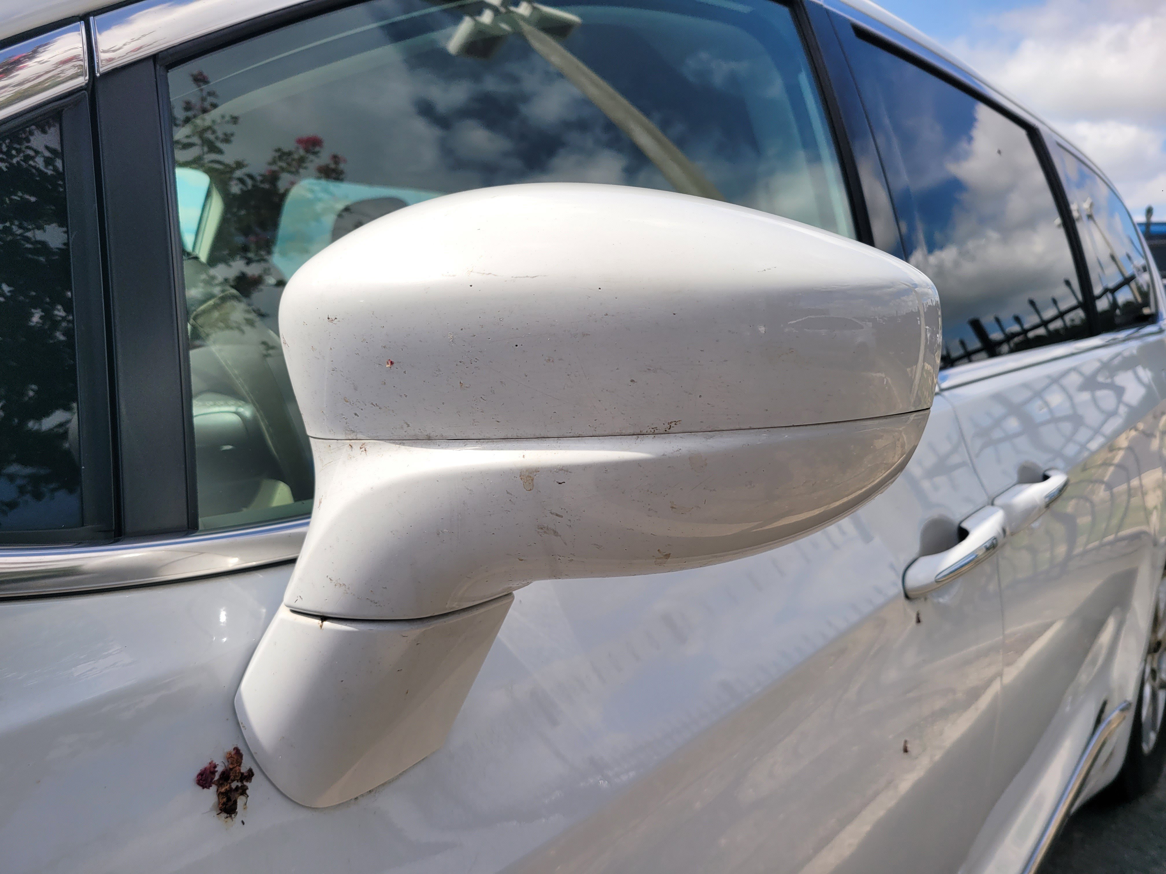 Used 2020 Bright White Clearcoat Chrysler Touring L image 9