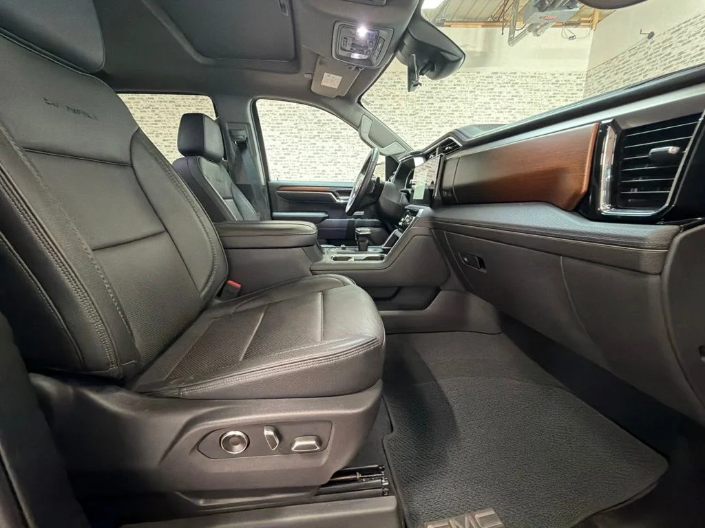 Used 2025 Sterling Metallic GMC Denali image 11