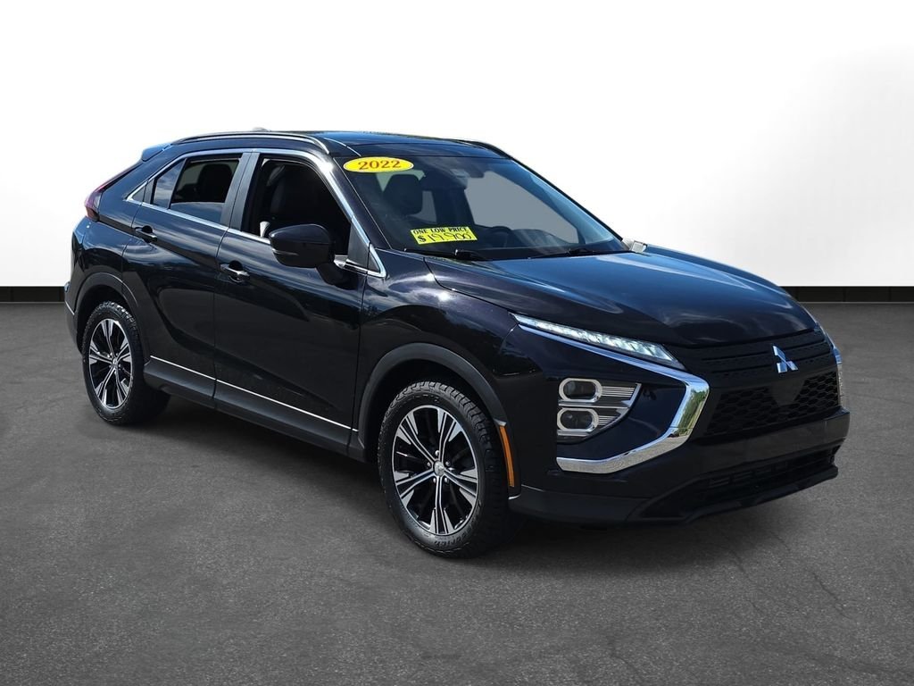 Used 2022 Black Mitsubishi SE image 3