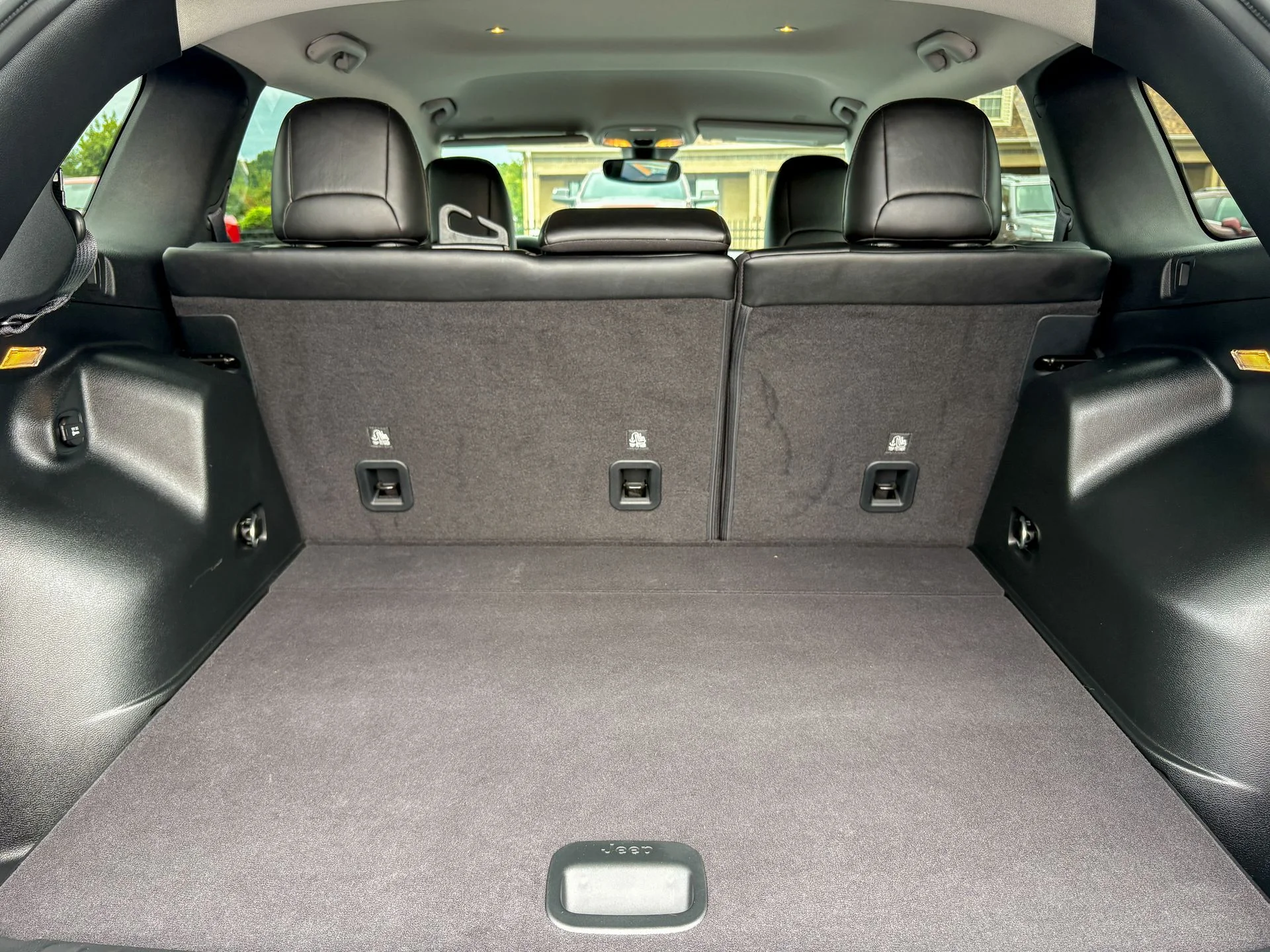Used 2022 Gray Jeep Trailhawk image 37