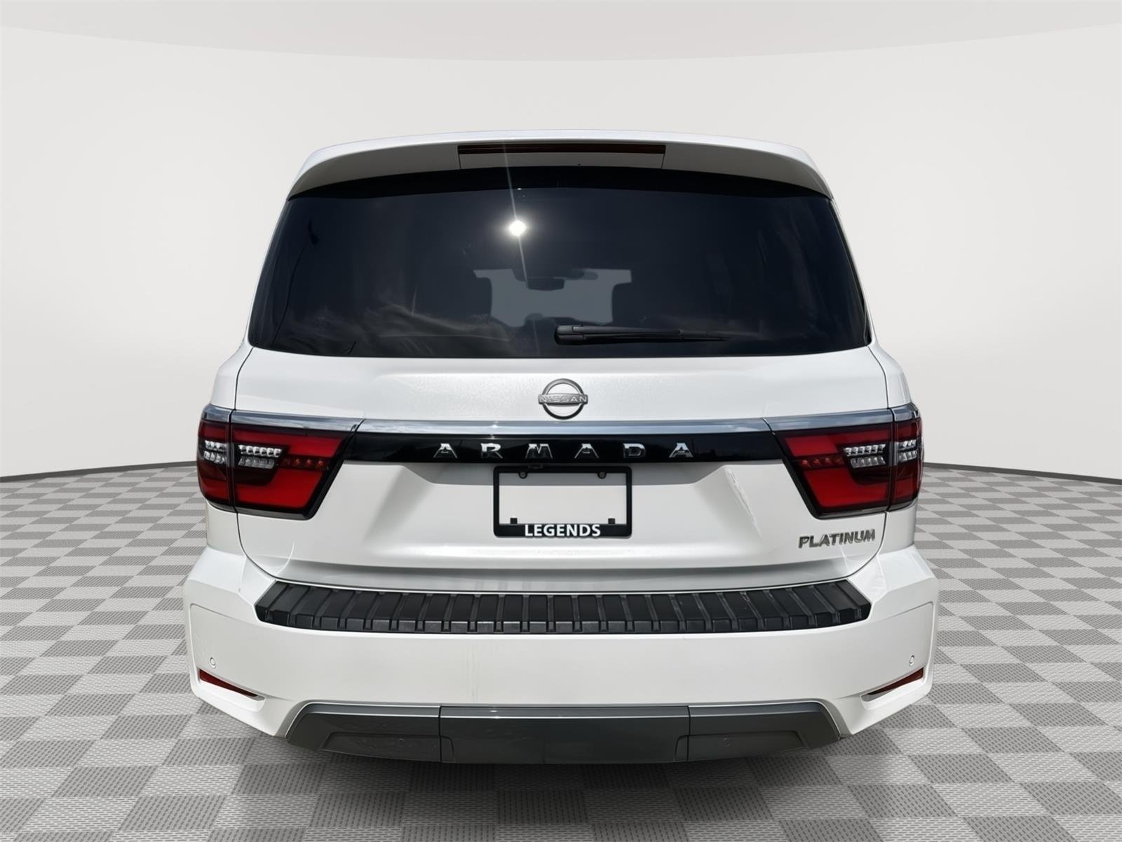 Used 2022 Aspen White TriCoat Pearl Nissan Platinum image 5