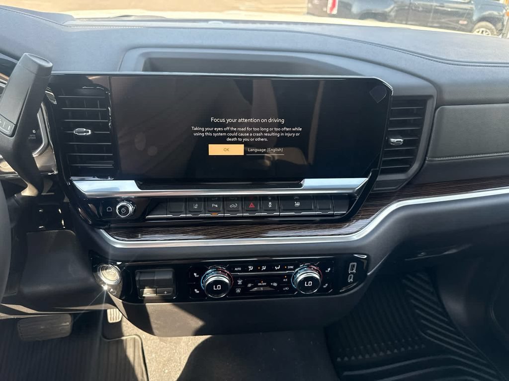 New 2026 Summit White GMC SLE image 22