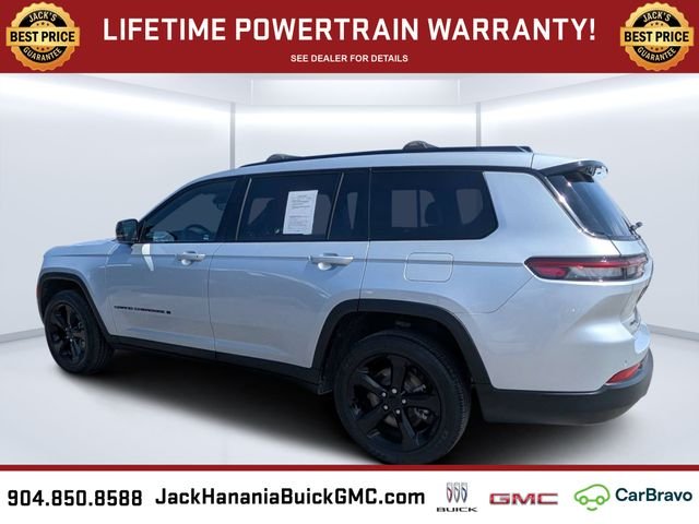 Used 2023 Silver Jeep Altitude image 5