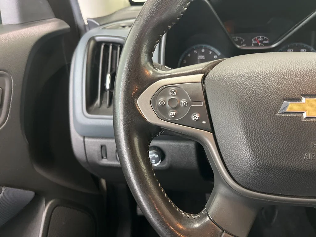Used 2020 Silver Chevrolet Z71 image 6