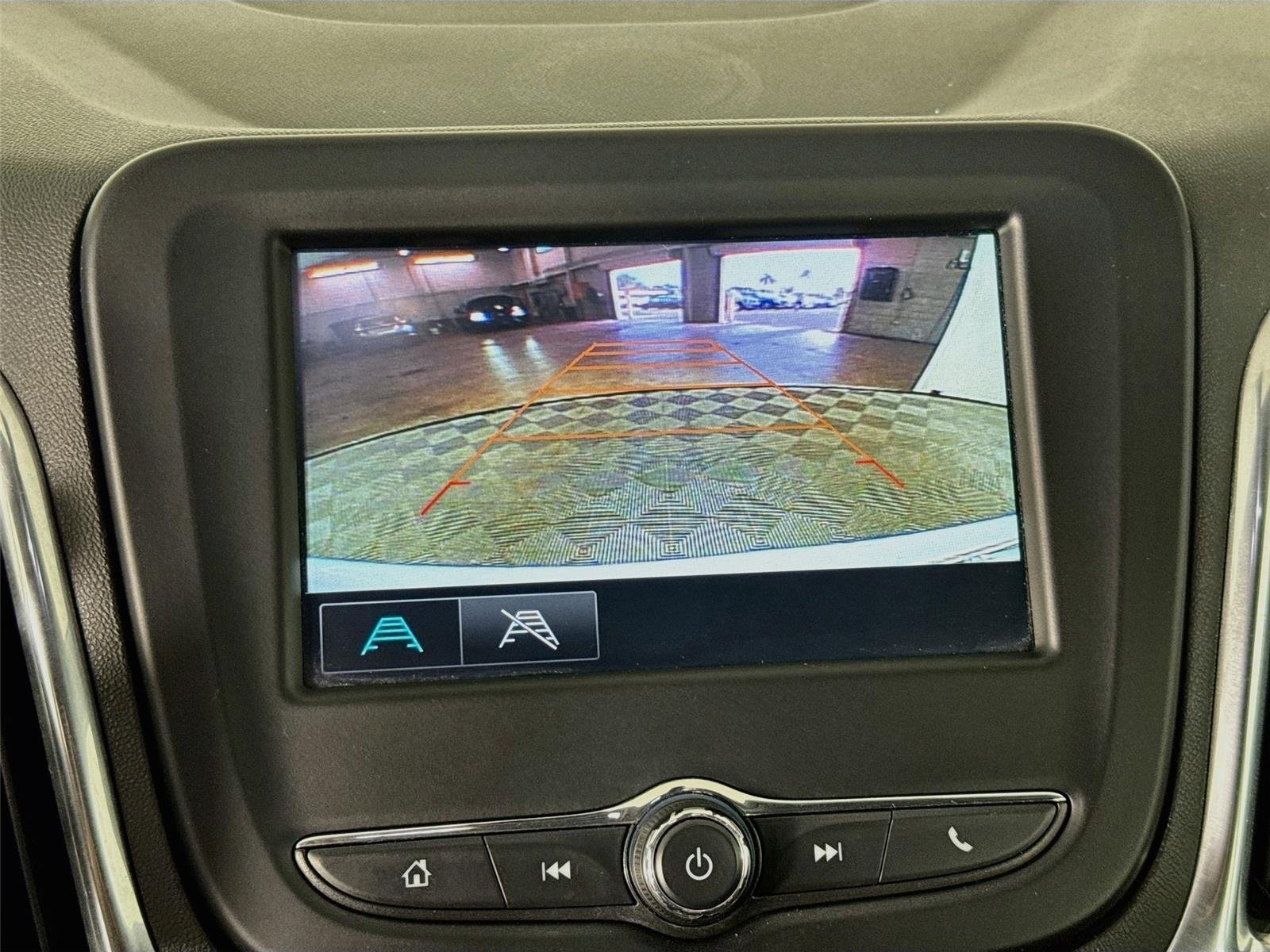 Used 2018 Summit White Chevrolet LT image 15