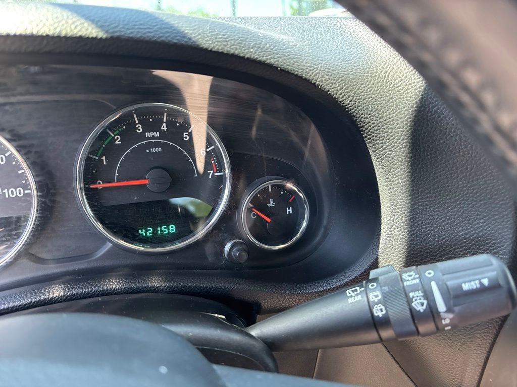 Used 2014 Gray Jeep Sport image 32