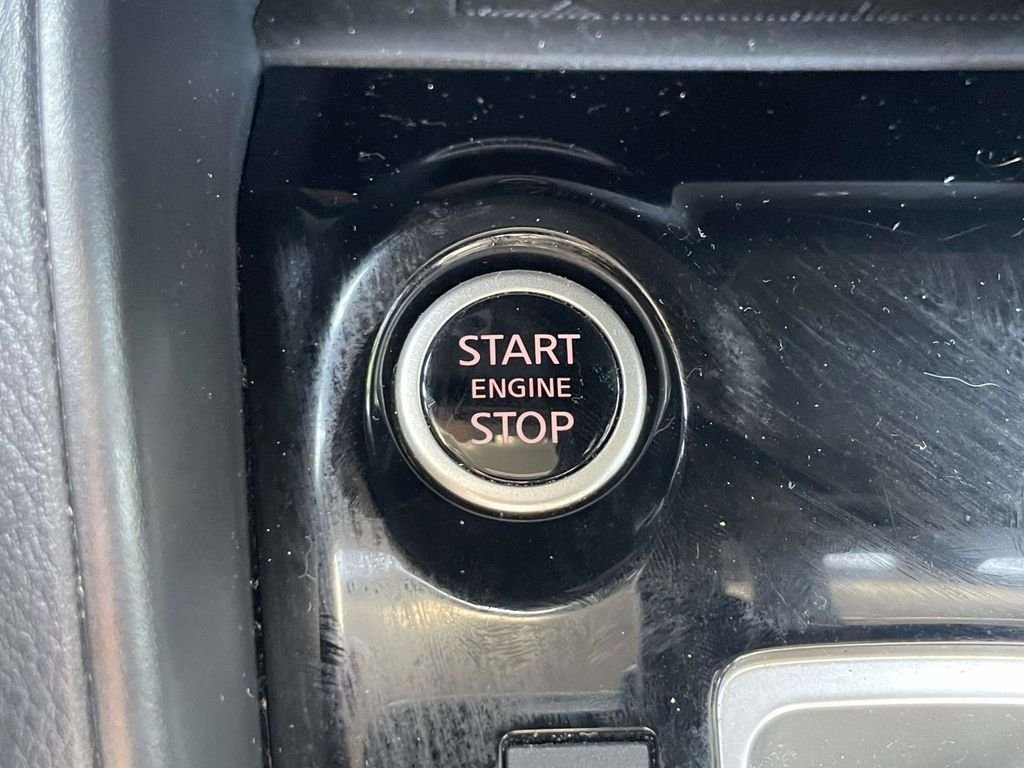 2025 Nissan Versa Sedan SV - Photo 31