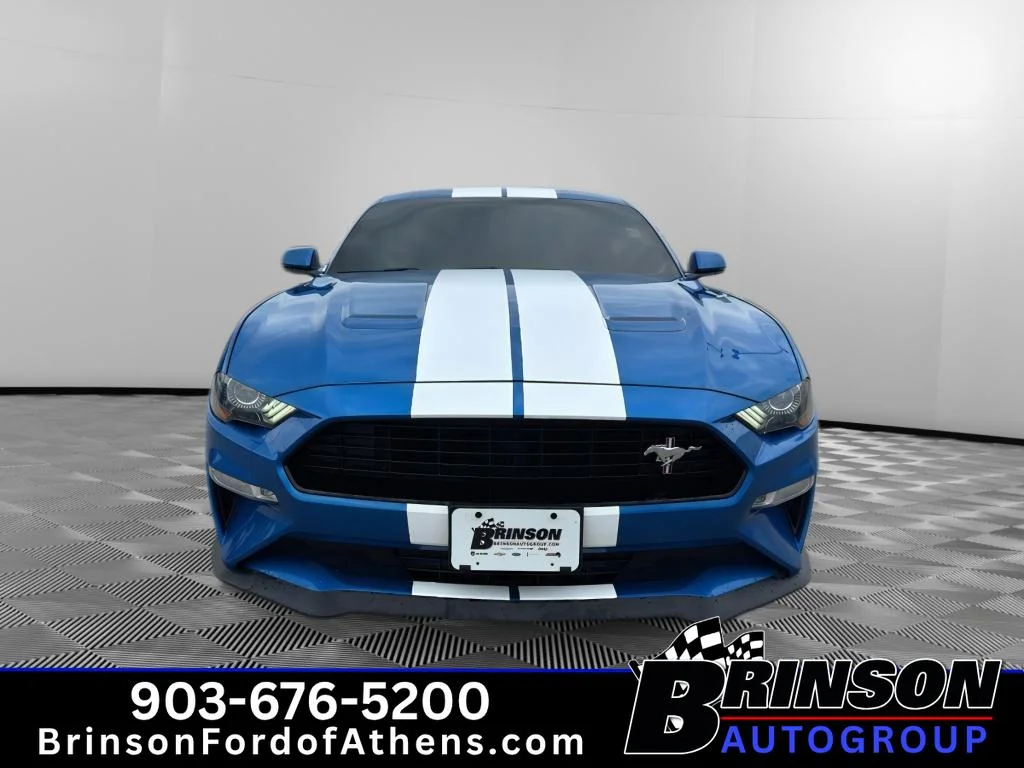 Used 2020  Ford GT Premium image 2