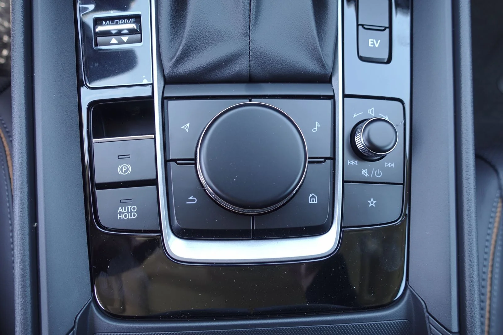 New 2026 Polymetal Gray Metallic Mazda Premium image 24