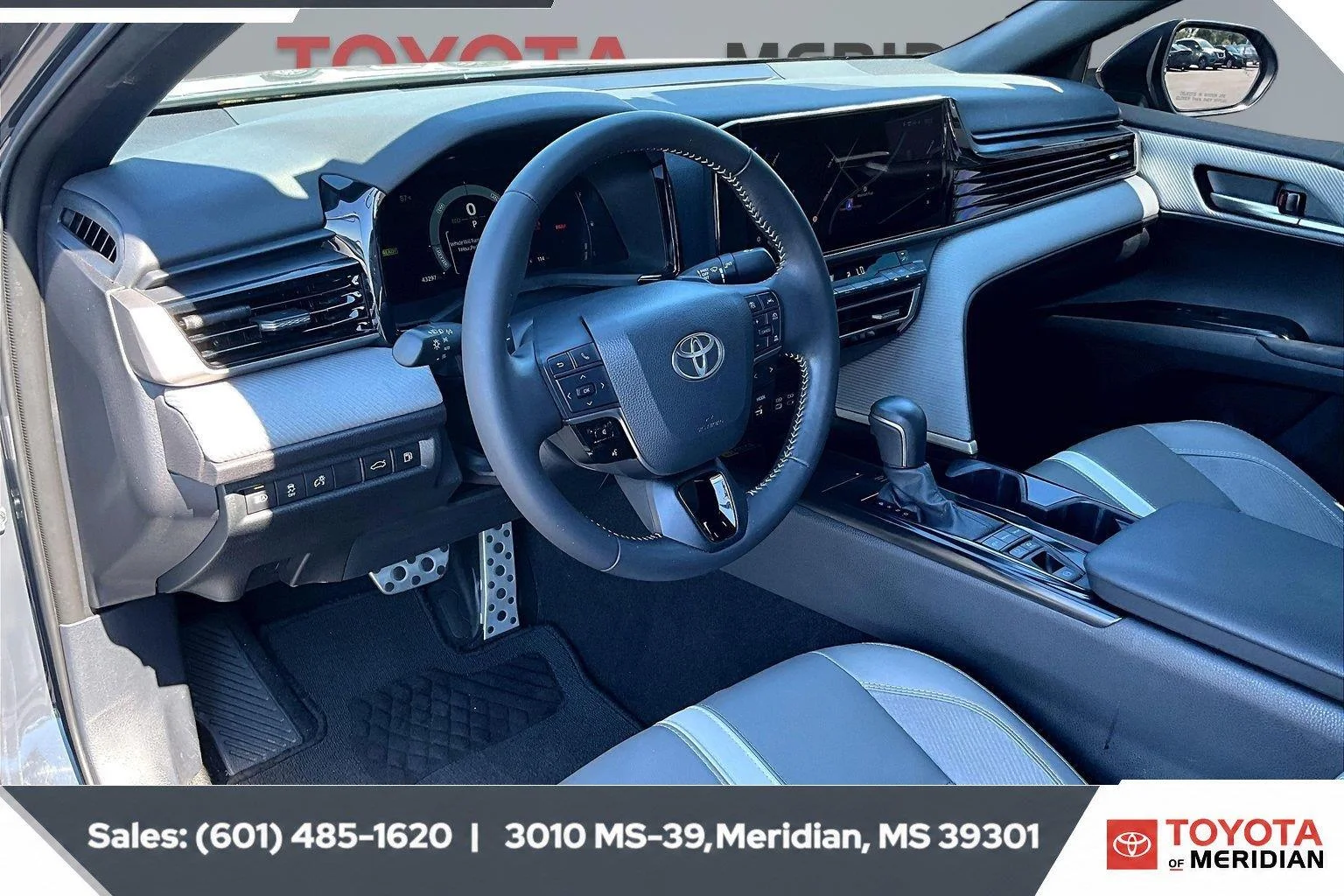 Used 2025 Underground Toyota SE image 12