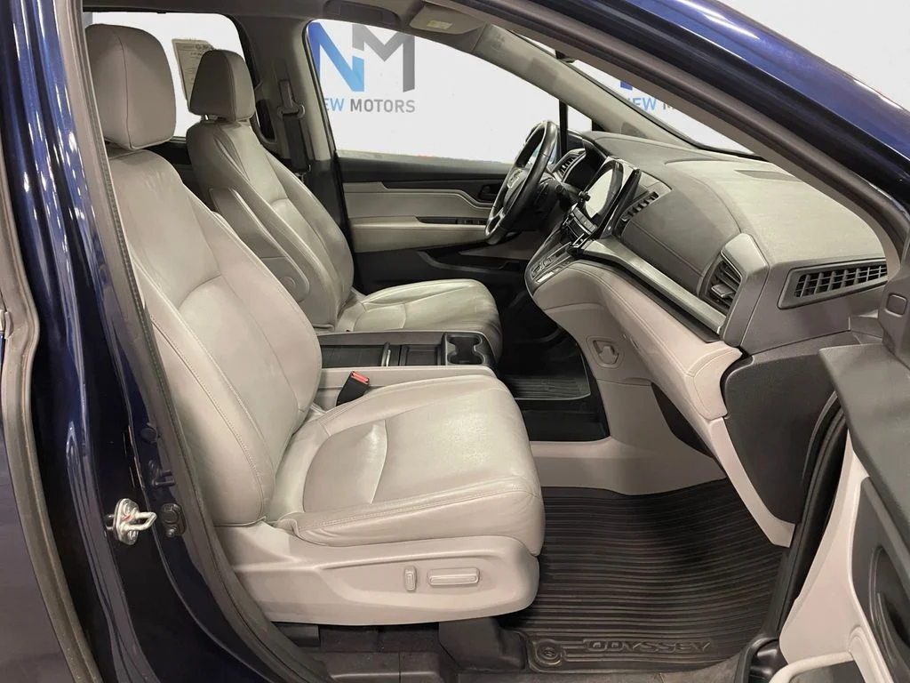 Used 2018 Blue Honda EX-L image 15