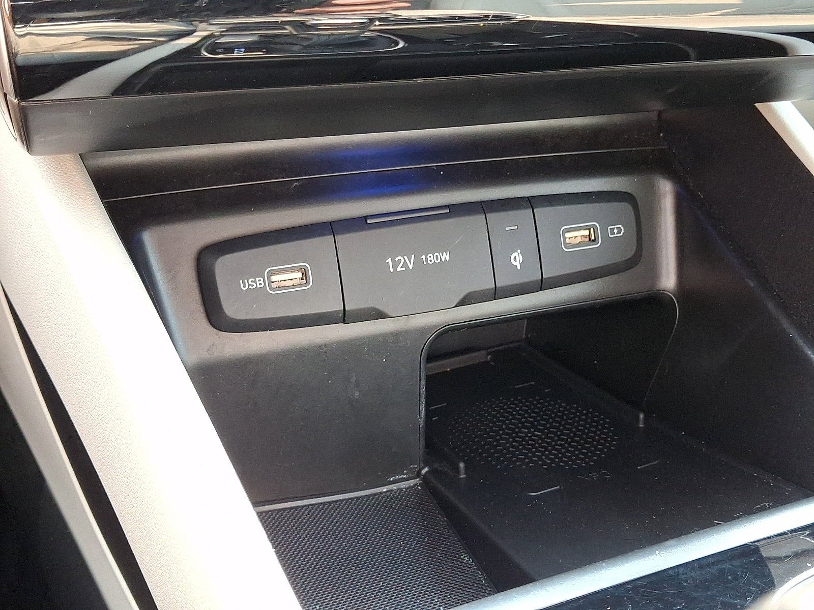Used 2024 Dark Gray Metallic Hyundai SEL image 25
