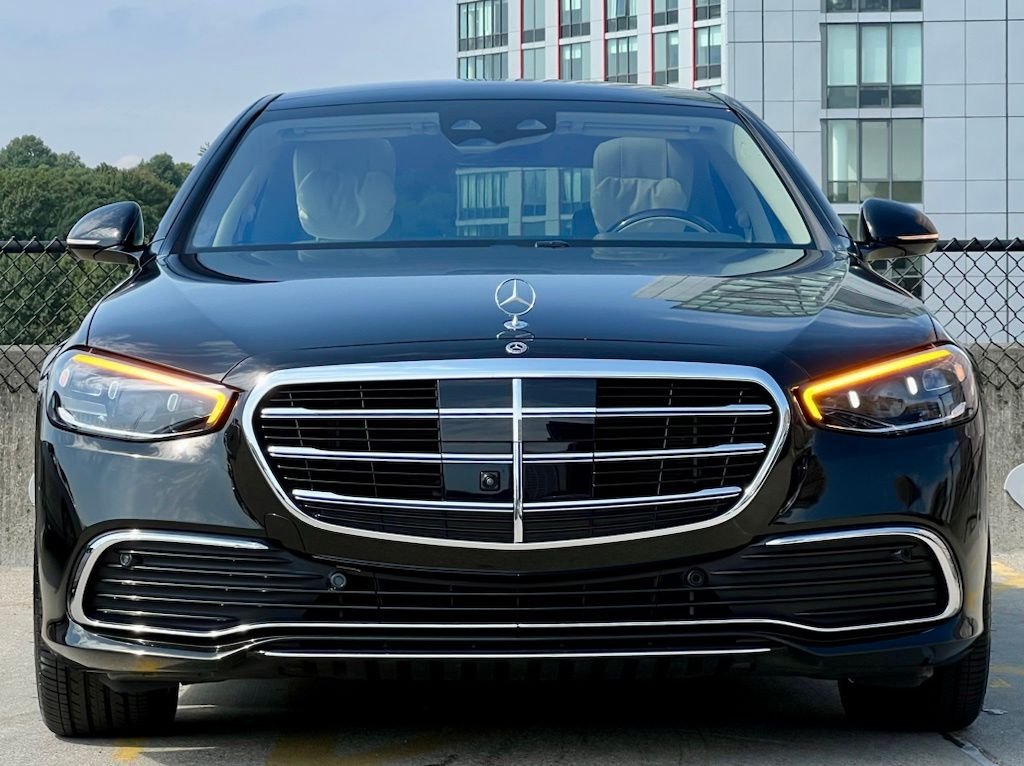 Certified Used 2024 Black Mercedes-Benz S 580e image 3