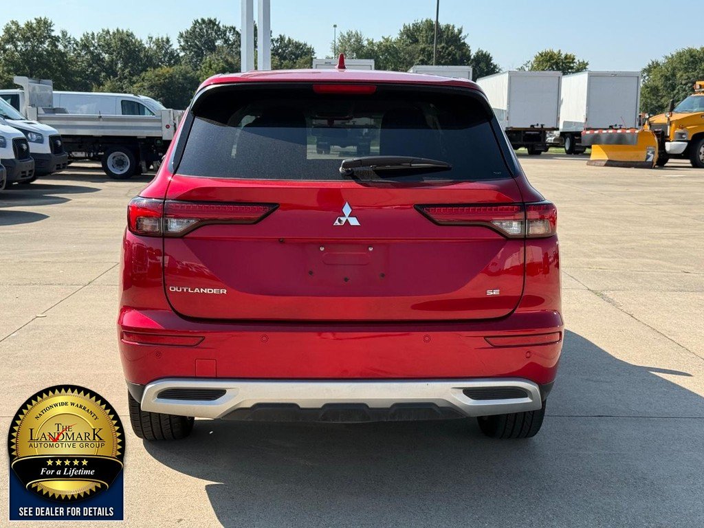 Used 2024 Red Diamond Mitsubishi SE Black Edition FWD image 6