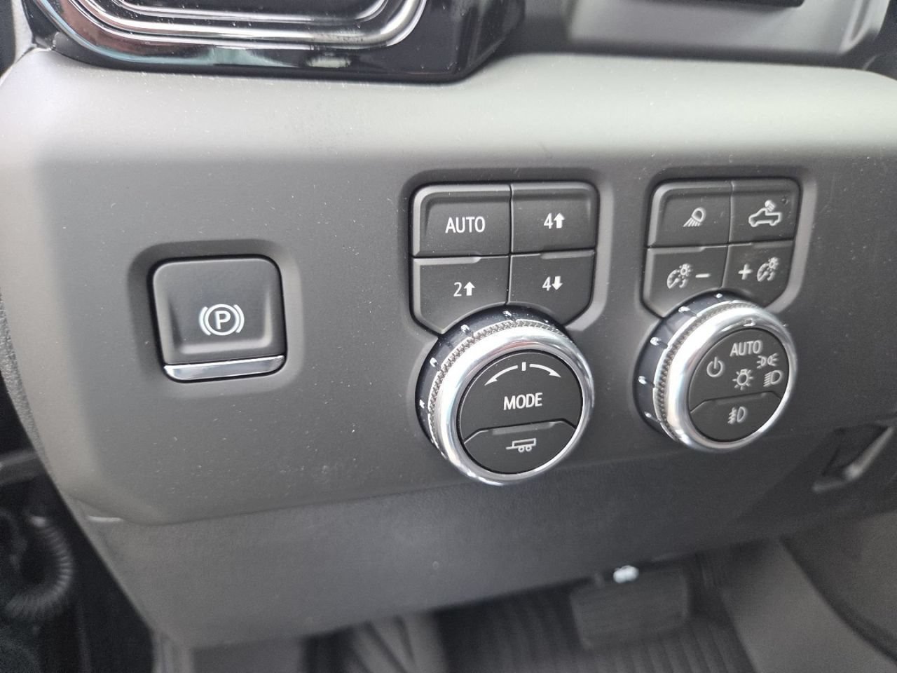 New 2026 Onyx Black GMC AT4 image 8
