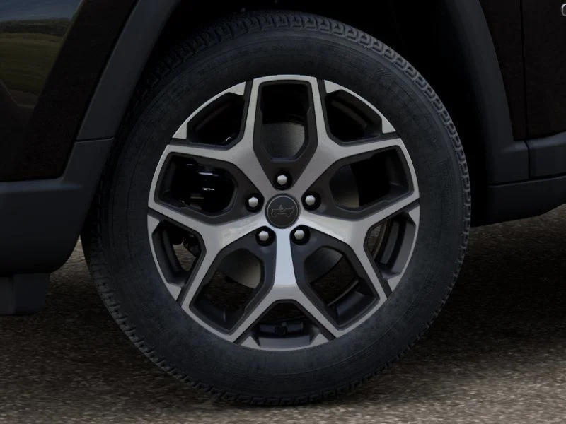 New 2026 Diamond Black Crystal Pearl-Coat Exterior Paint Jeep Limited image 8