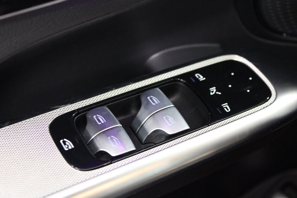 Used 2026 Black Mercedes-Benz GLC 300 image 19