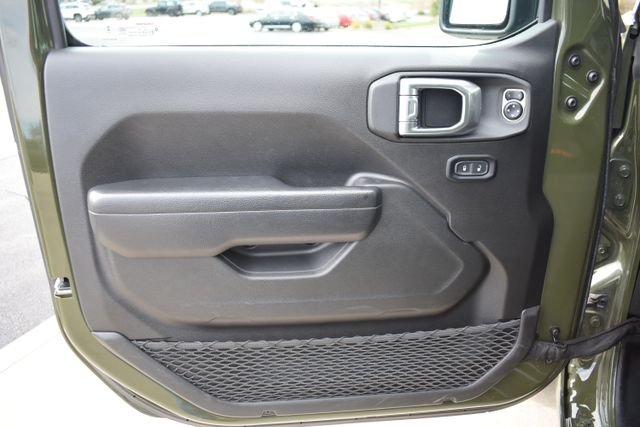 Used 2024 Green Jeep Sport S image 10