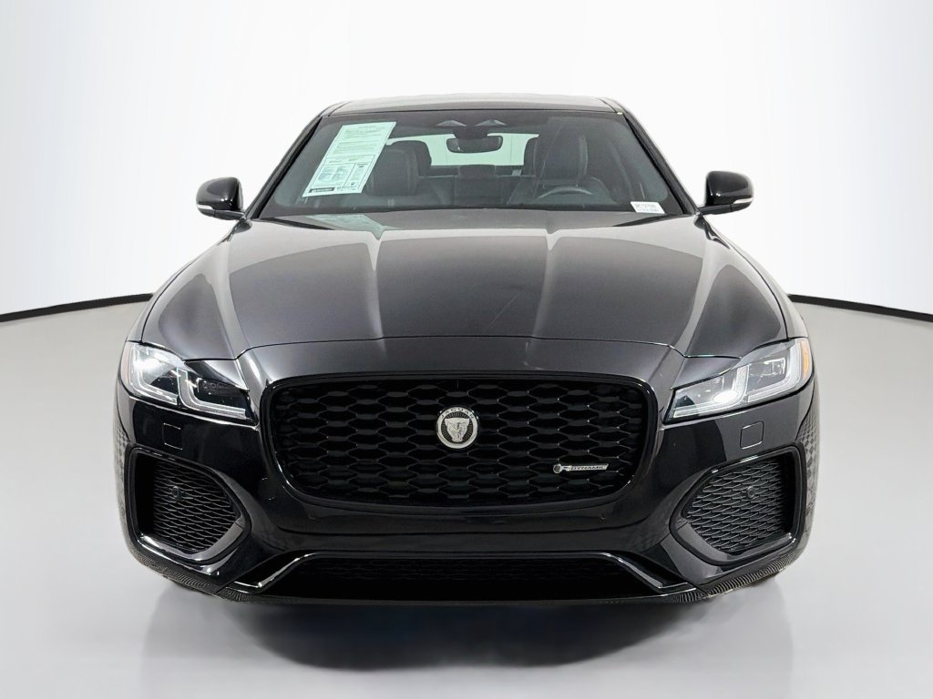 Used 2024 Black Jaguar R-Dynamic SE image 2
