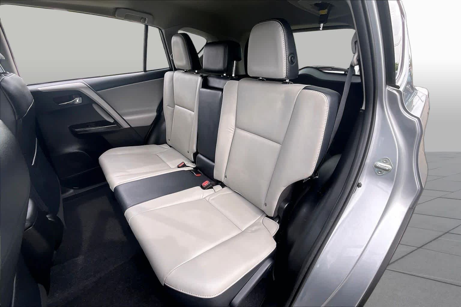 Used 2016 Silver Sky Metallic Toyota Limited image 39