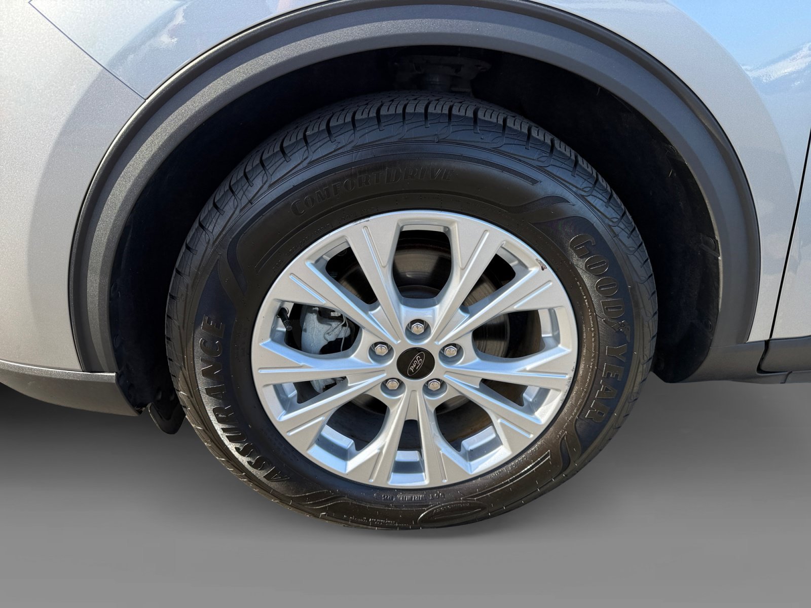 Used 2023 Silver Metallic Ford Active image 9