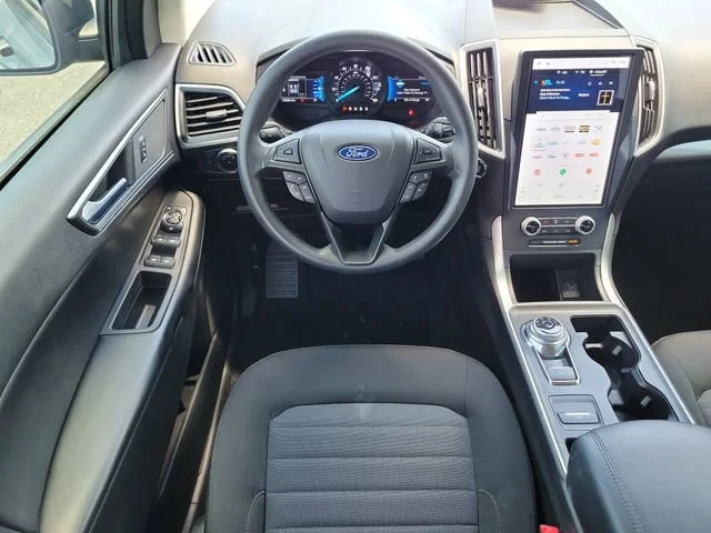 2023 Ford Edge SE - Photo 16