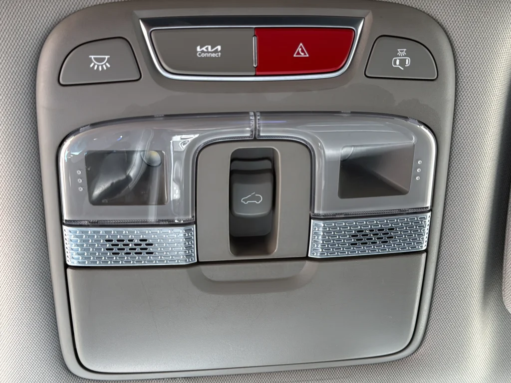 Used 2023 Gray Kia S image 19