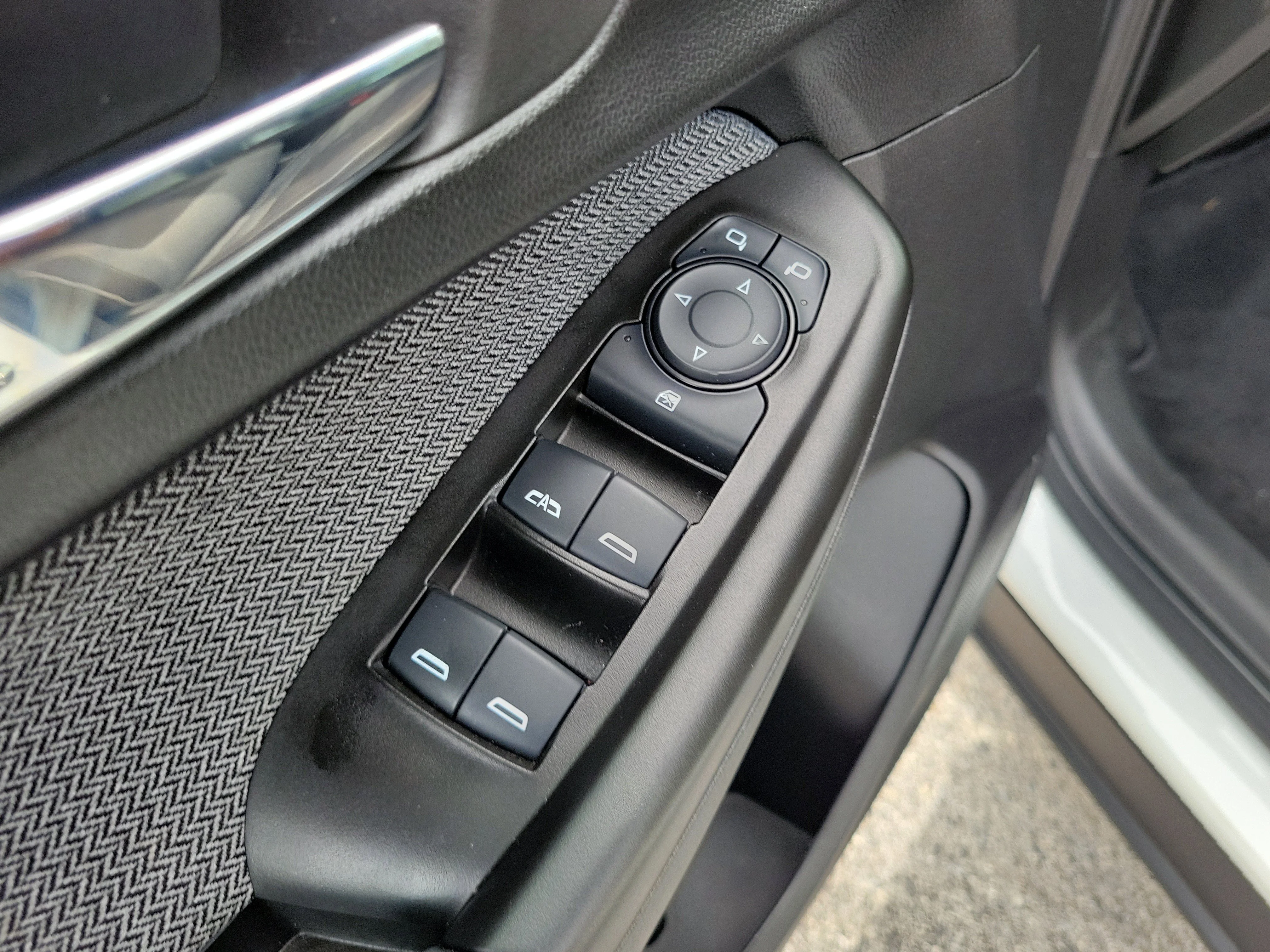 Used 2023 Summit White Chevrolet LT image 18