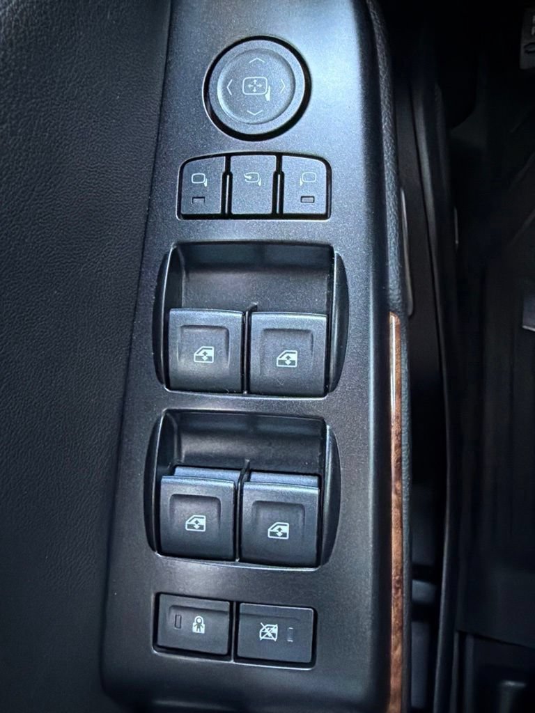 2020 Chevrolet Suburban Premier - Photo 25
