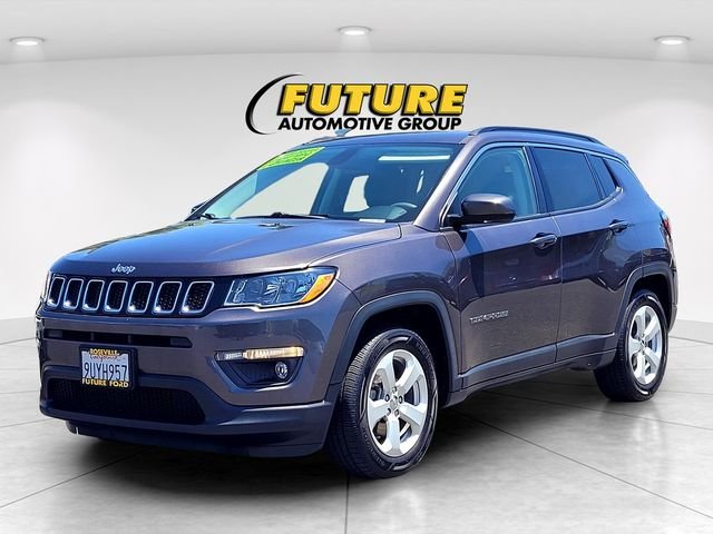 Used 2021 Gray Jeep Latitude image 8