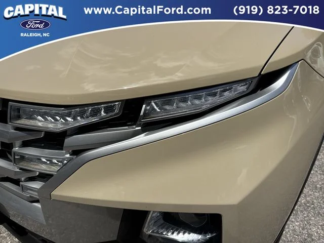 Used 2023 Beige Hyundai SEL image 11
