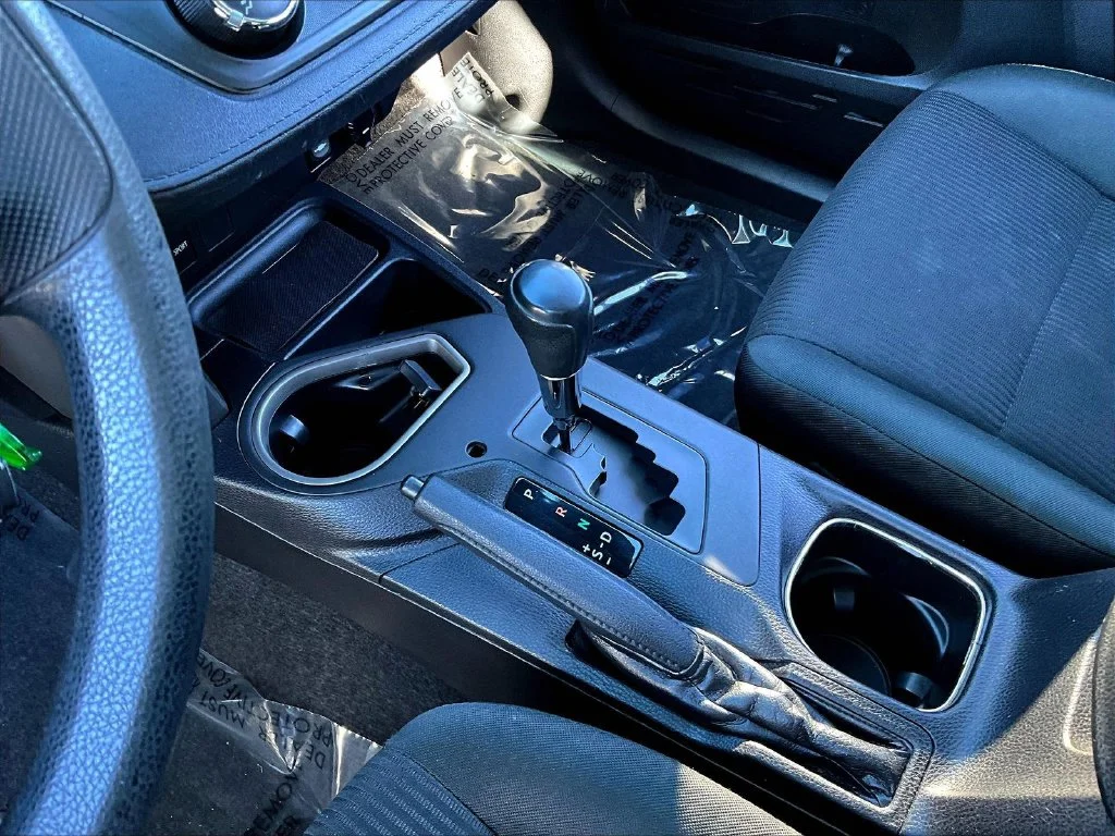 Used 2016 Silver Toyota LE image 19