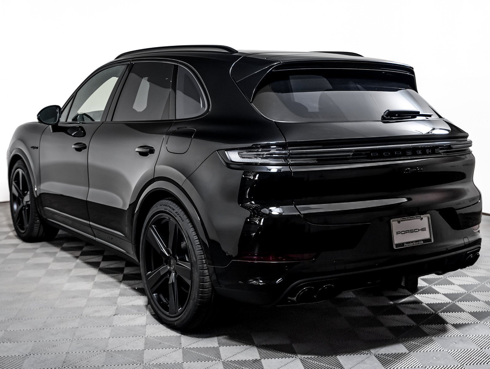 New 2026 CHROMITE BLACK Porsche Turbo E-Hybrid image 3