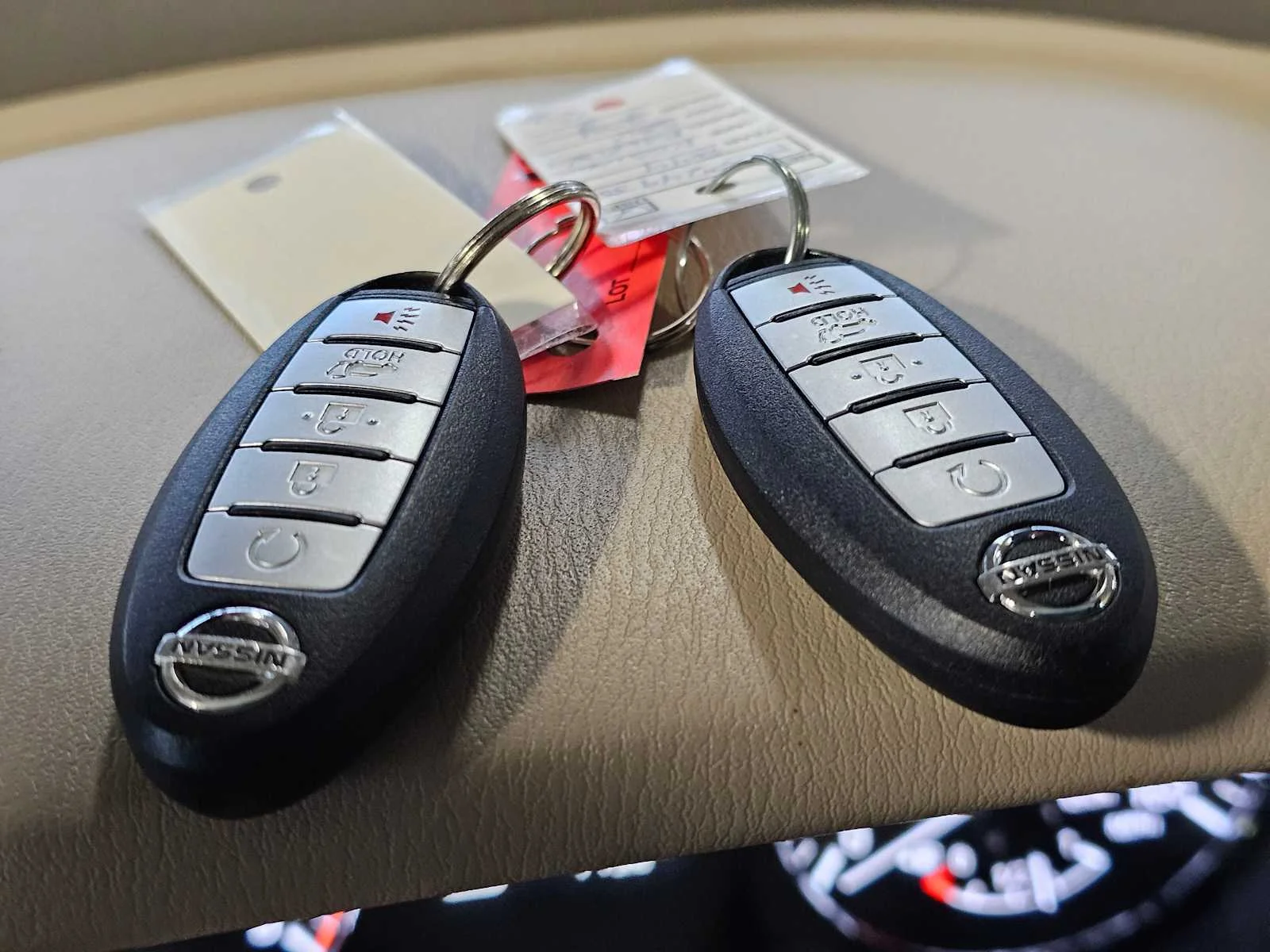 Used 2014 Dark Slate Nissan Platinum image 29