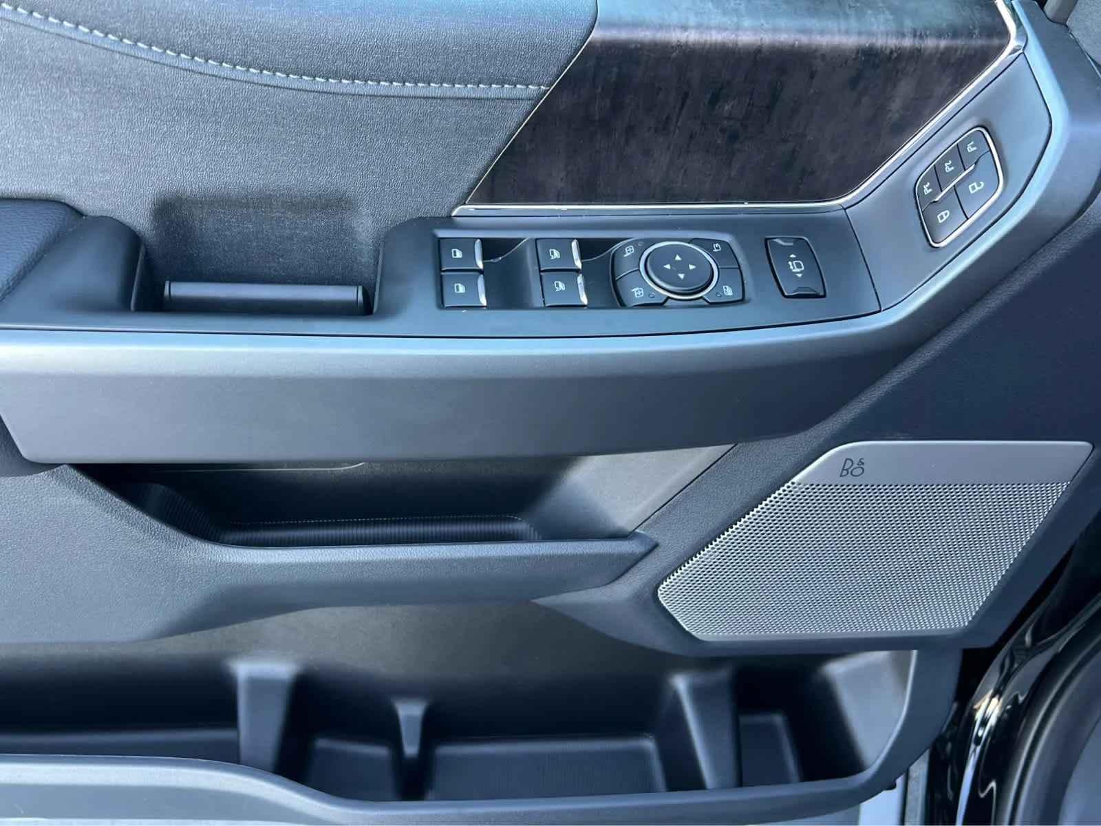 New 2026 Agate Black Metallic Ford F-350® Lariat® image 30