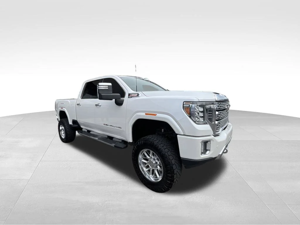 Used 2020 White GMC Denali image 29