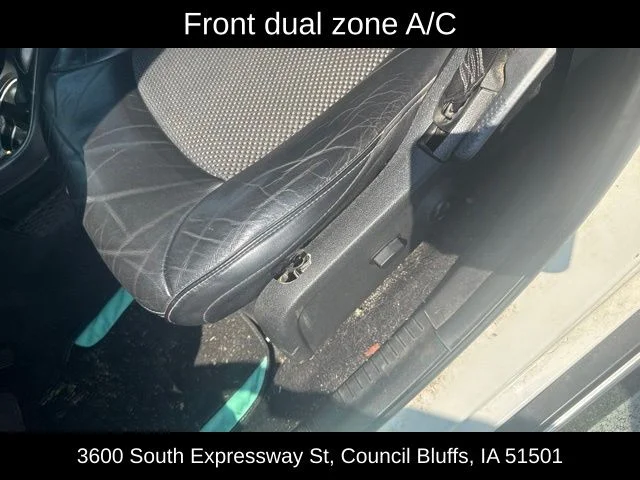 Used 2018 White Dodge Crossroad image 15