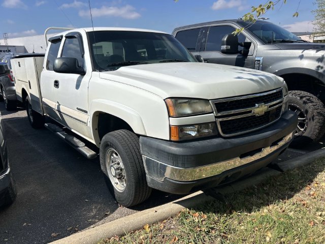 Used 2007 White Chevrolet LT image 3