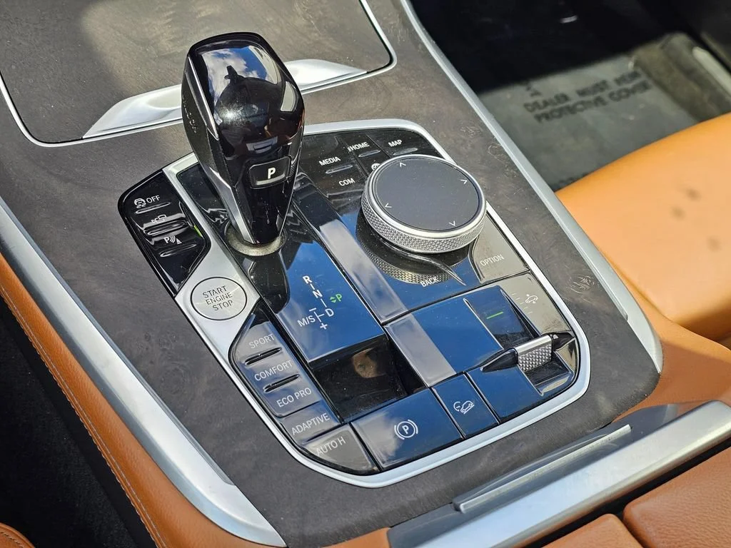 Used 2022  BMW xDrive40i image 36