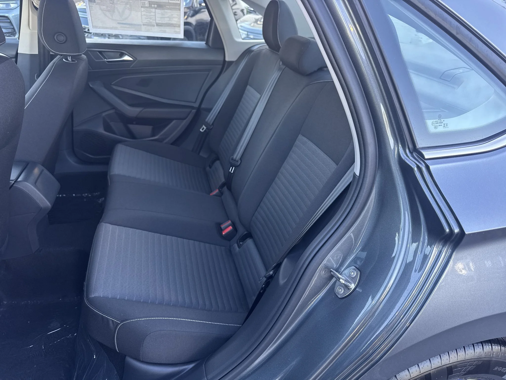 New 2027 Platinum Gray Metallic Volkswagen S image 32