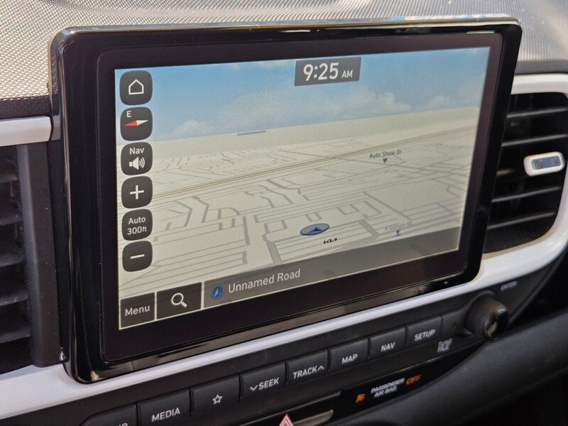 Used 2022 White Hyundai Limited image 21