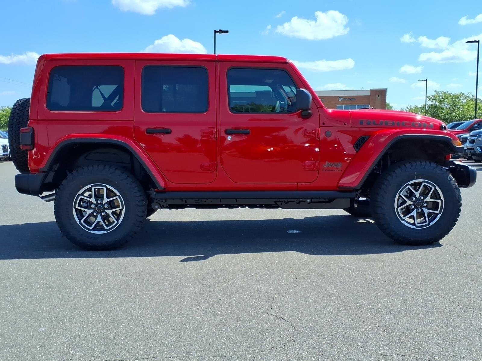 New 2026 Firecracker Red Clear-Coat Exterior Paint Jeep Rubicon image 11