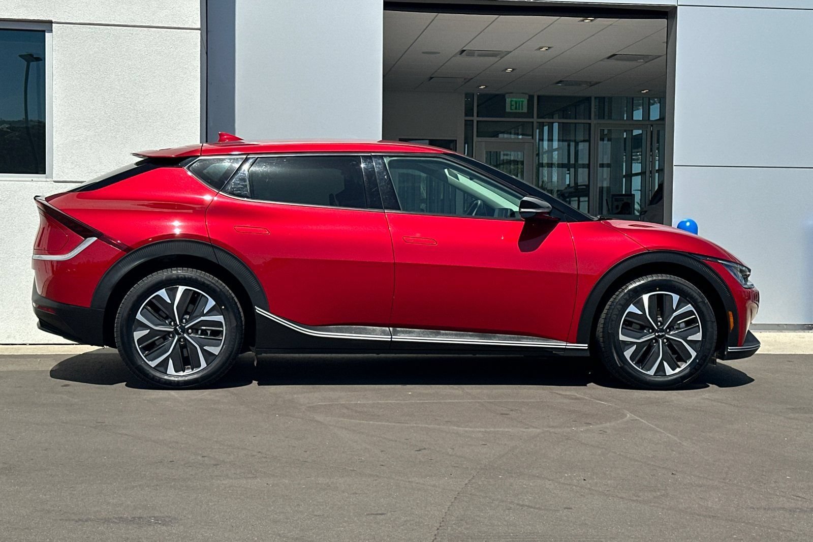 Used 2024 Red Kia Light Long Range image 3