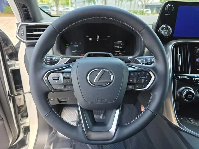 New 2026 Eminent White Pearl Lexus OVERTRAIL image 35
