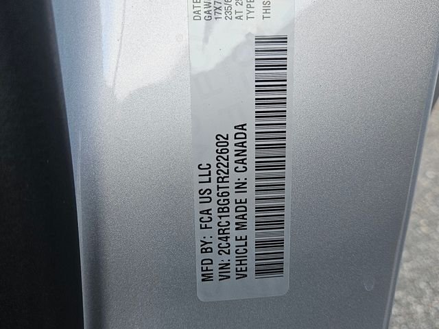 New 2026 Silver Mist Clear-Coat Exterior Paint Chrysler Select image 18