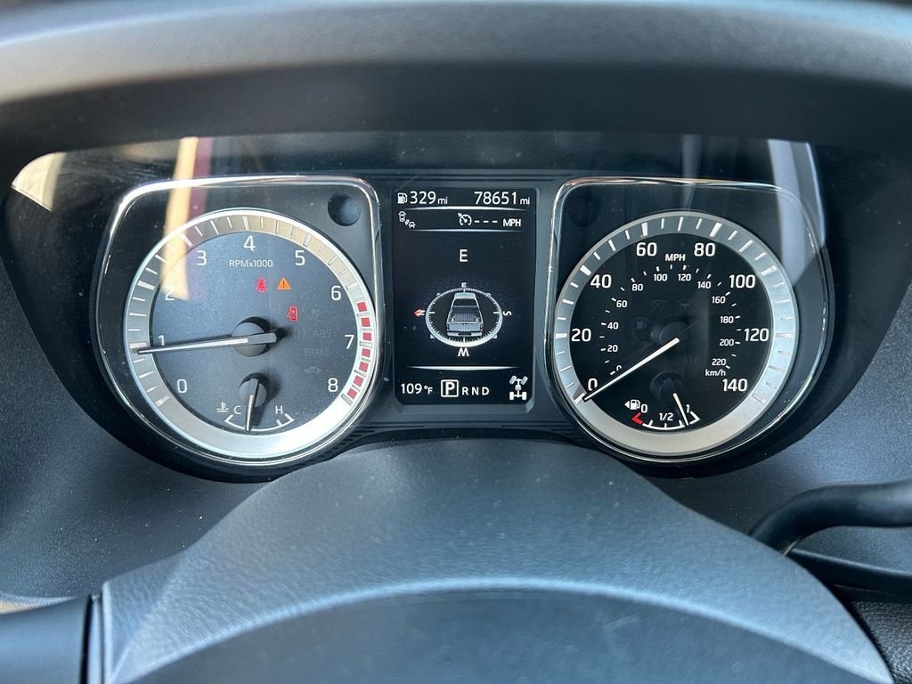 Used 2018 Red Nissan SV image 31