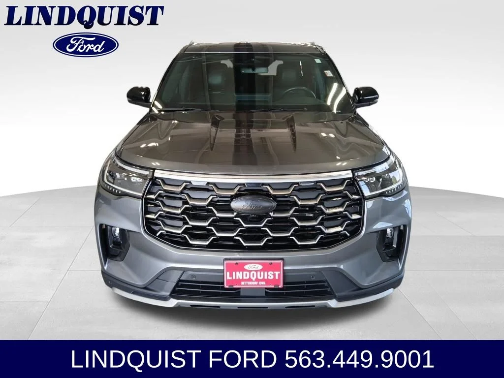 Used 2025 Gray Metallic Ford Platinum image 4