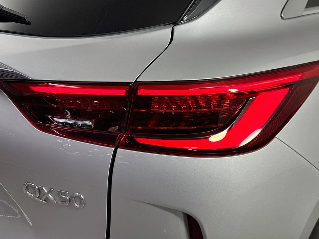 Used 2021 Silver INFINITI LUXE image 34