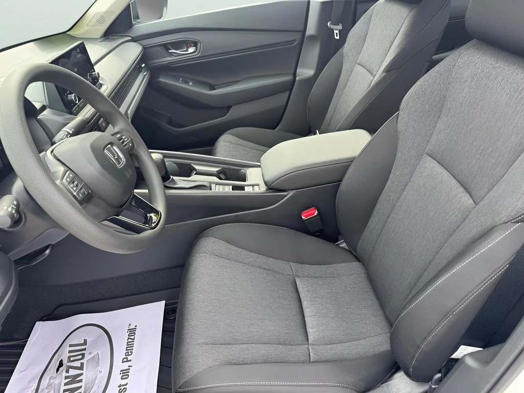 Used 2025 Platinum White Pearl Honda SE image 14