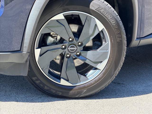 Used 2024 Blue Nissan SV image 30